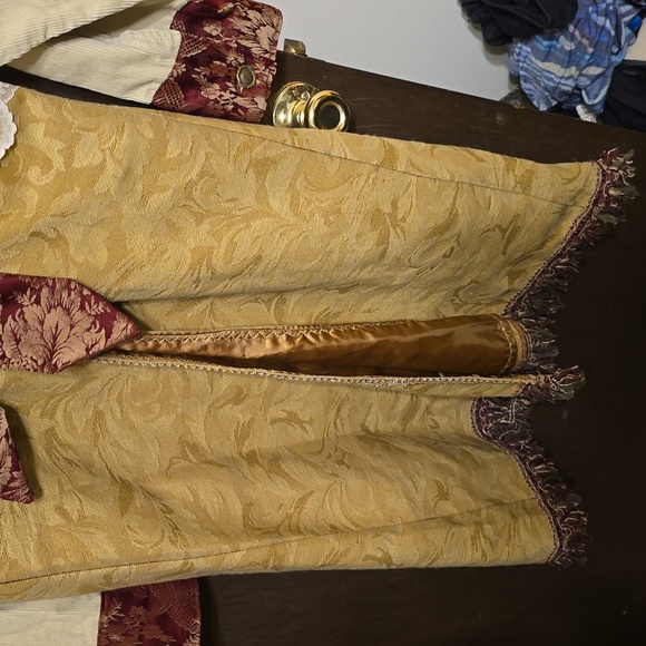 Vintage Style Long Coat with Fur Collar - Picture 3 of 8